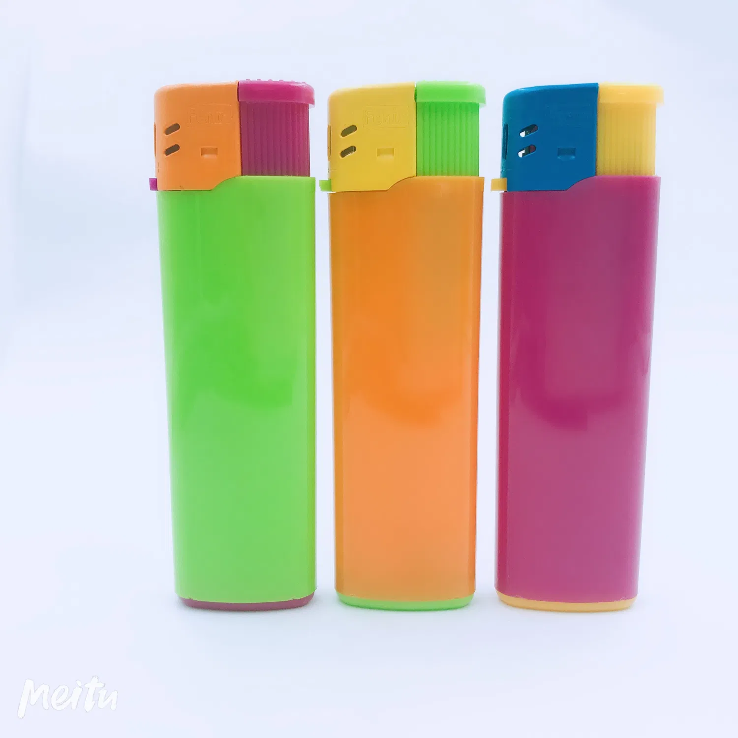 High Quality POM Material New Latest Candle Lighter Big Printing Space Gas Cigarette Custom Plastic Disposable Lighte
